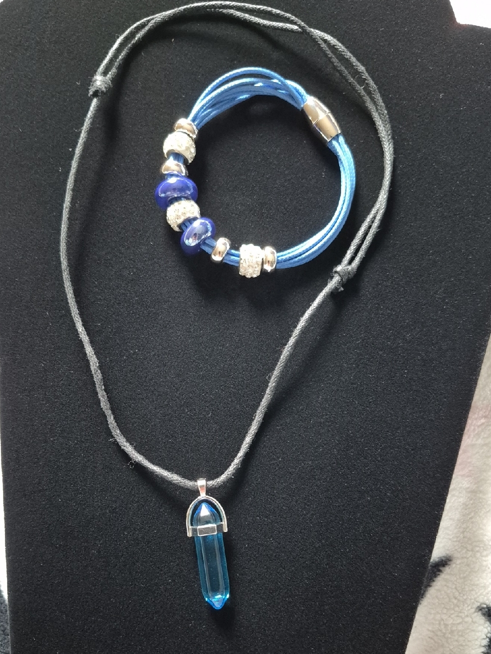 Blue Crystal Pendant Necklace and Beaded Bracelet Set - Unbranded